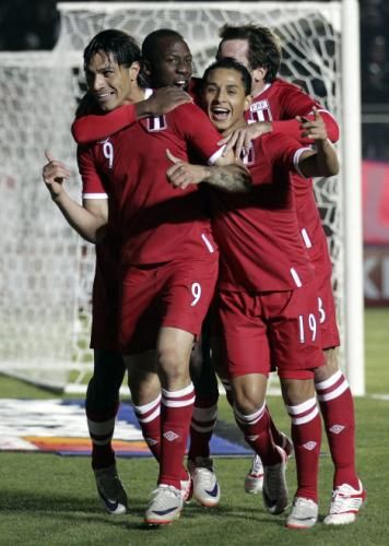2011-07-04t225349z_01_sju610_rtridsp_3_soccer-copa_reuters