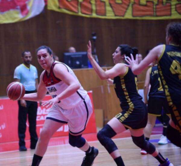 سلمى مناصرية في مباراة النهائي اليوم ضد نادي تشرين