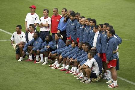 منتخب كوستاريكا أول المغادرين 