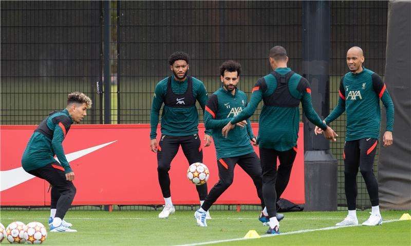 لاعبو ليفربول 