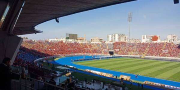 من المدرجات