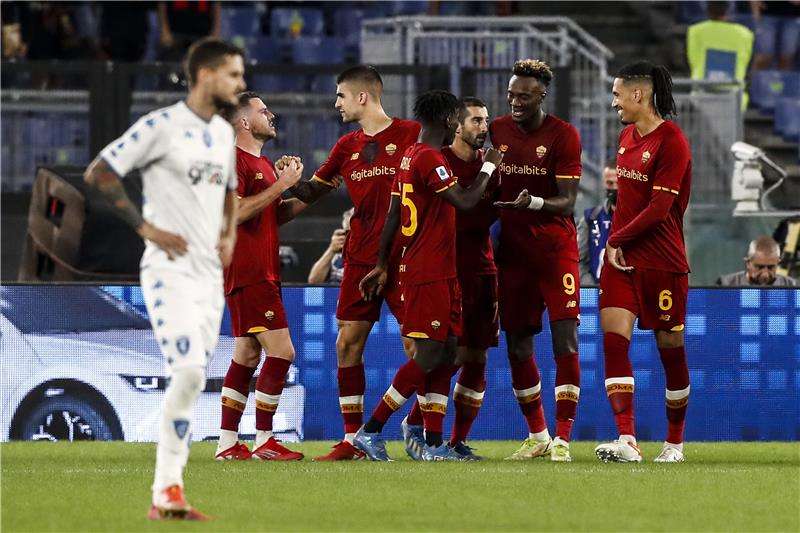 مخيتاريان مع فريقه