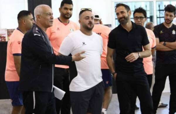 من استقبال المدرب 