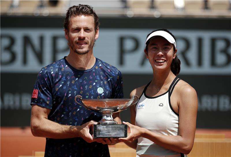 اليابانية شيبهارا والهولندي كولهوف