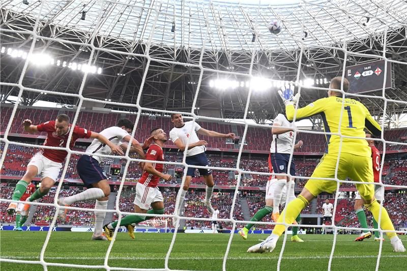  من مباراة المجر وإنجلترا