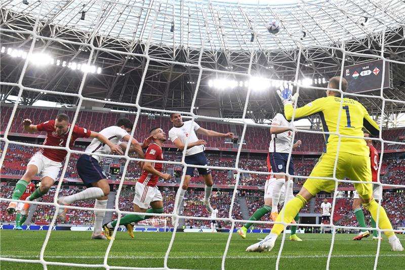  من مباراة المجر وإنجلترا