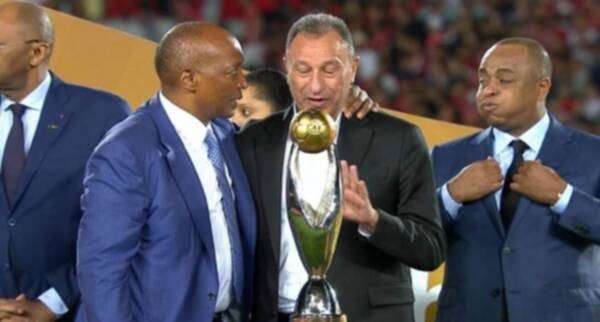 الخطيب مع باتريس موتسيبي رئيس الكاف