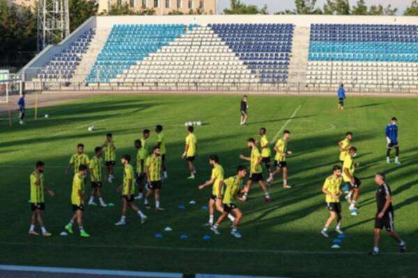 لاعبو منتخب الإمارات الأولمبي