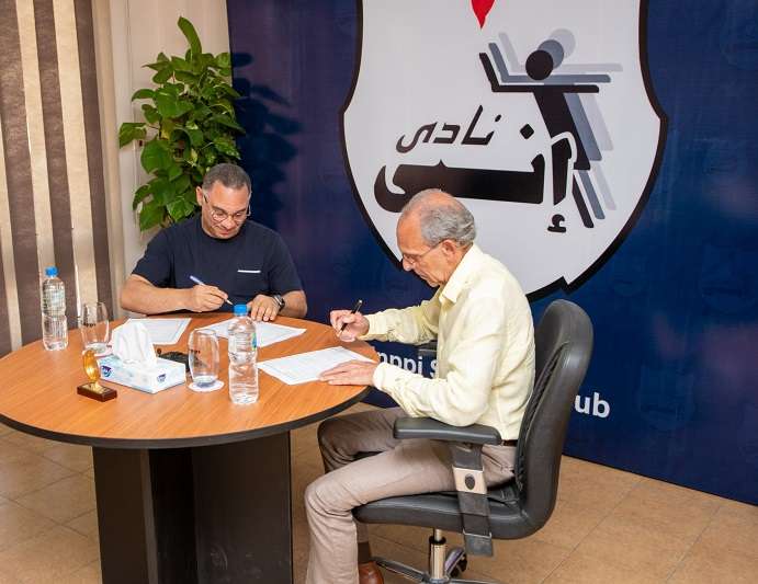 أيمن الشريعي مع فييرا