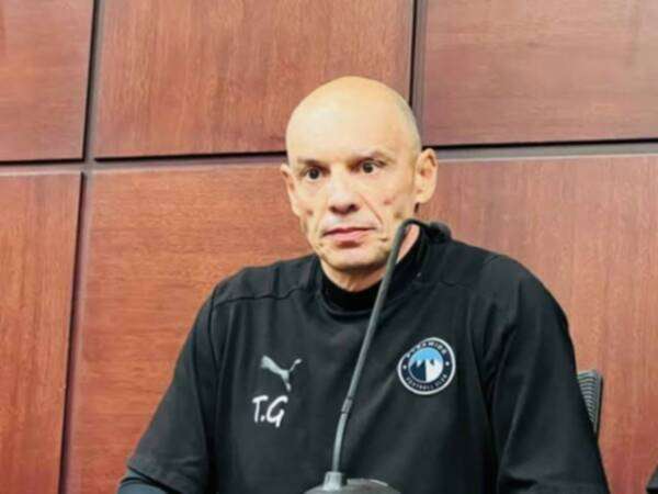 تاكيس جونياس