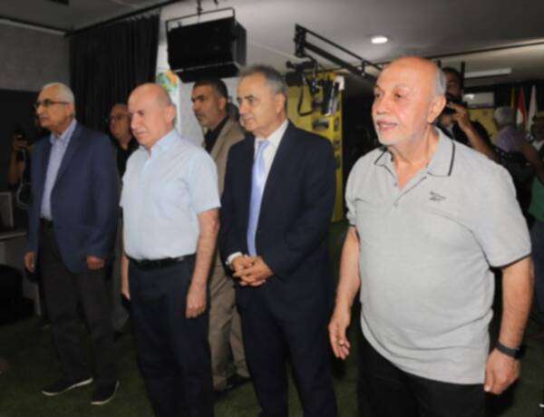 من الافتتاح