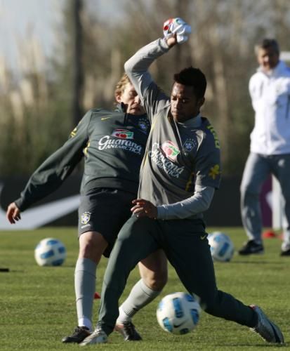 2011-07-05t212706z_01_pw107_rtridsp_3_soccer-copa_reuters