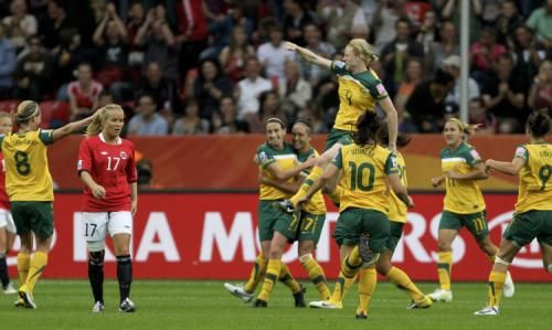 2011-07-06t173240z_01_stn113_rtridsp_3_soccer-women-world_reuters