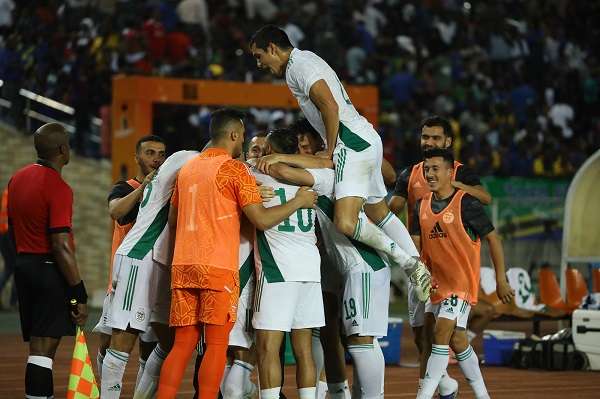 فرحة لاعبي منتخب الجزائر