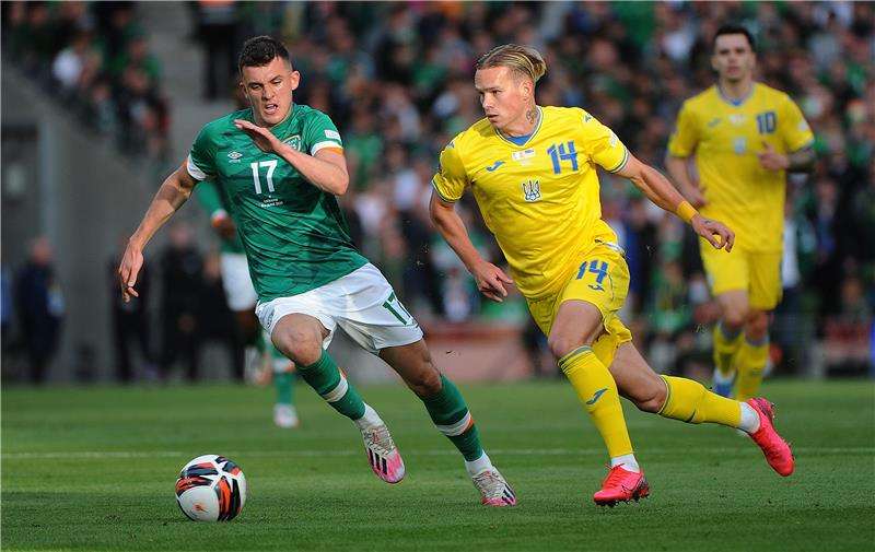 لقطة من مباراة أيرلندا مع أوكرانيا