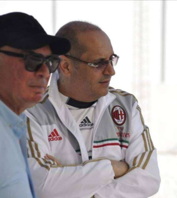 توفيق المكشر (يمين)