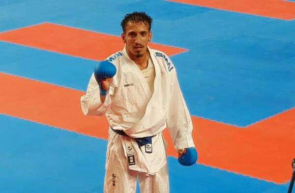 شقرة يبلغ النهائي 