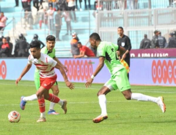 من لقاء الدوري بين النادي الإفريقي وهلال الشابة