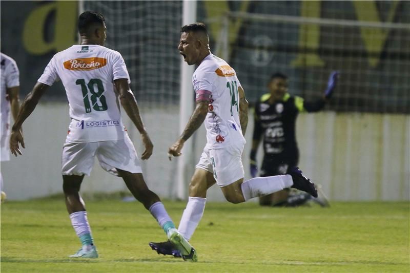 لاعبو بلاتينسي 