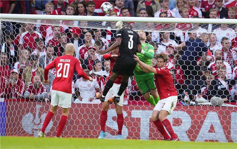 من لقاء الدنمارك والنمسا