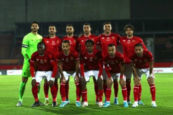 لاعبو الأهلي