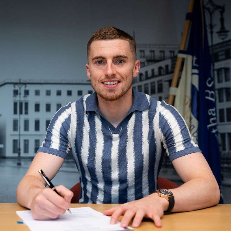 من التوقيع (نقلا عن حساب هيرتا برلين علي تويتر)