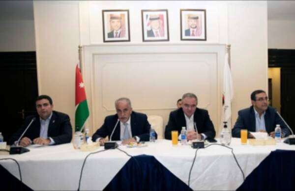 من الاجتماع