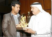 الزياني يقدم هدية لرايكارد