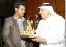 الزياني يقدم هدية لرايكارد