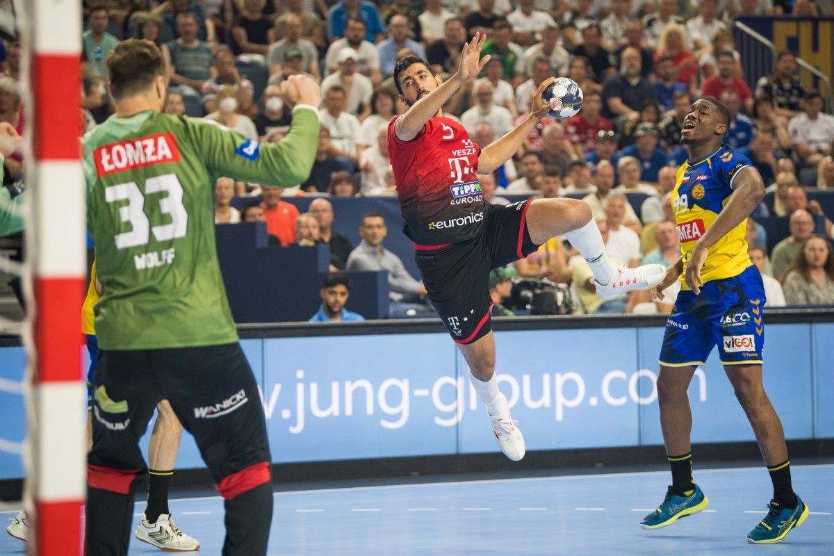 يحيى خالد أثناء المباراة