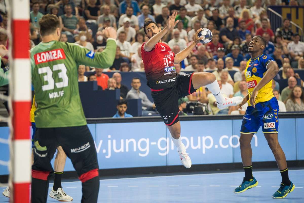 يحيى خالد أثناء المباراة