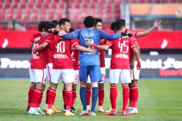 لاعبو الأهلي