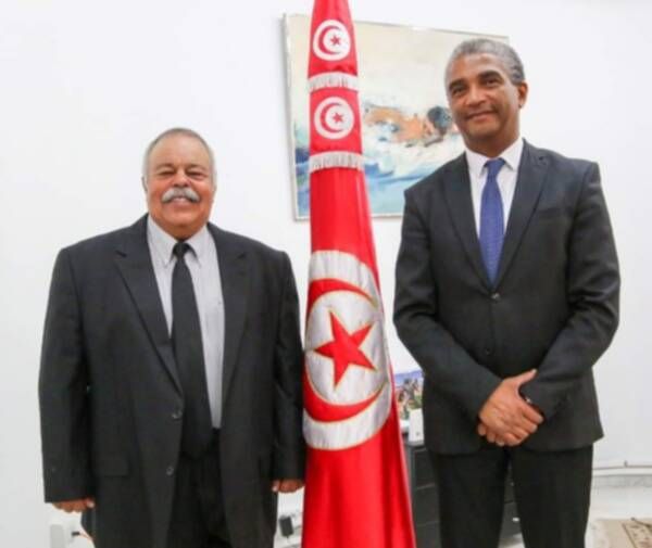 كمال دقيش مع السباح نجيب بلهادي