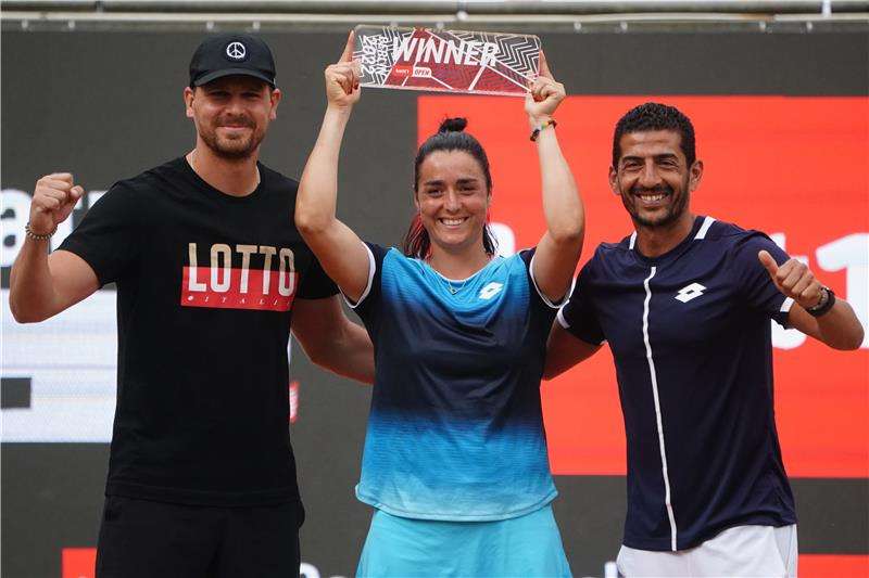 أنس جابر تتوج باللقب