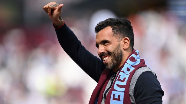 كارلوس تيفيز