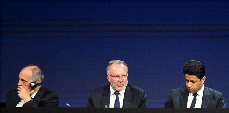 تيباس خلال إحدى لقاءات الرابطة الأوروبية