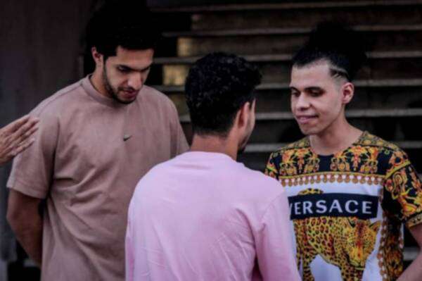 مشجع الفريق في مران الأهلي