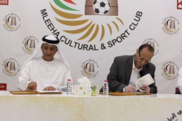 من مراسم توقيع العقود