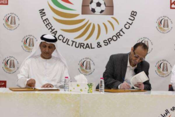 من مراسم توقيع العقود