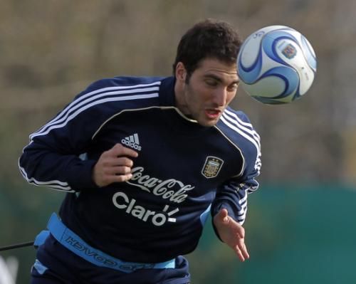 2011-06-102011-06-10t173434z_01_bas10_rtridsp_3_soccer-latam_reuters