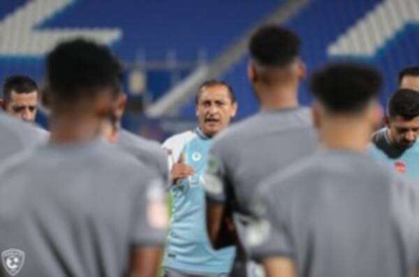 دياز خلال تدريبات الهلال