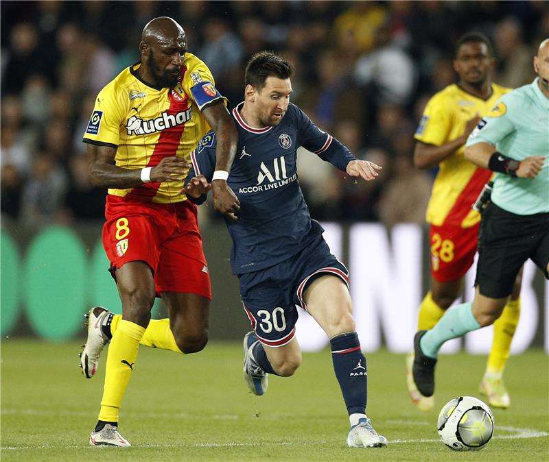 ميسي وسيكو فوفانا