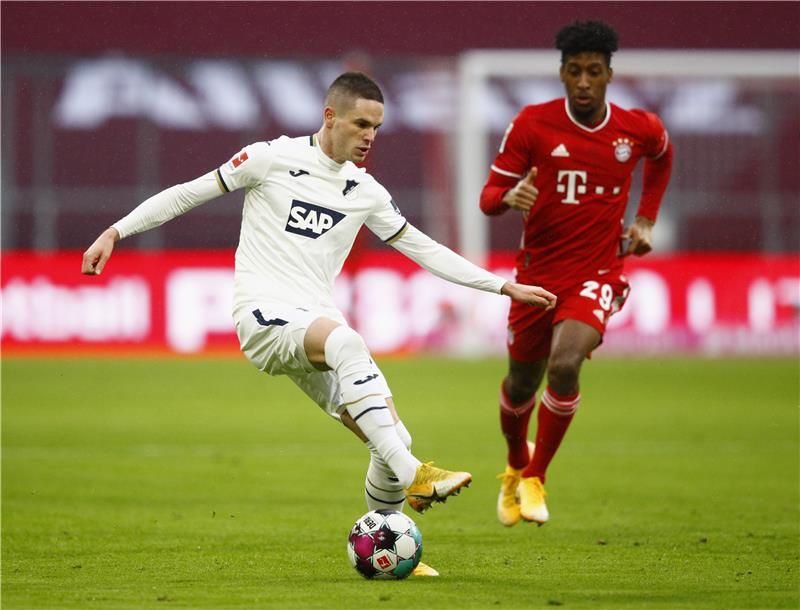 ميات جاتشينوفيتش (يسار)