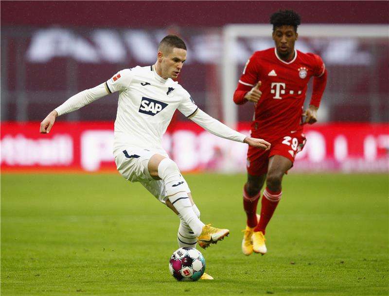 ميات جاتشينوفيتش (يسار)