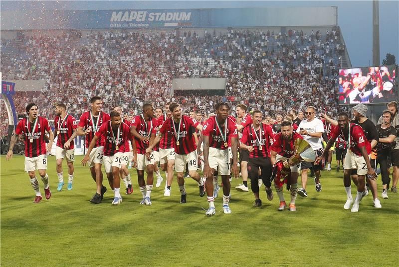 لاعبو ميلان