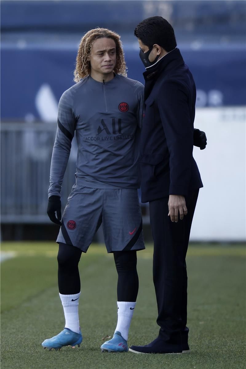 تشافي سيمونز