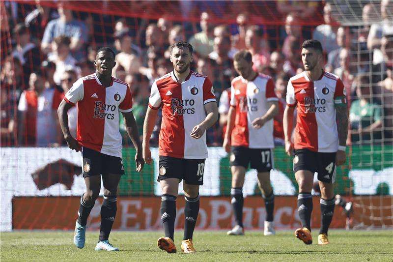 لاعبو فينورد