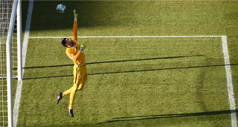 روني يارستين