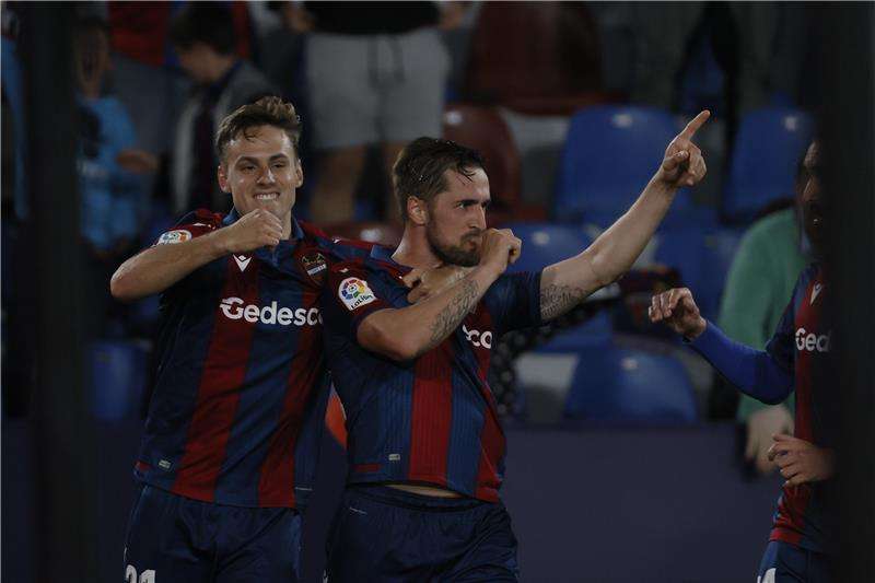 لاعبو ليفانتي