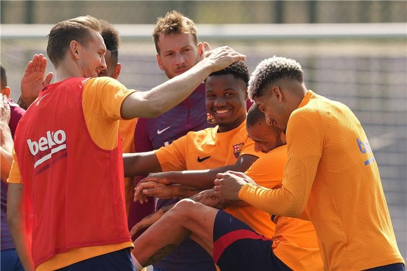 لاعبو برشلونة - أرشيفية